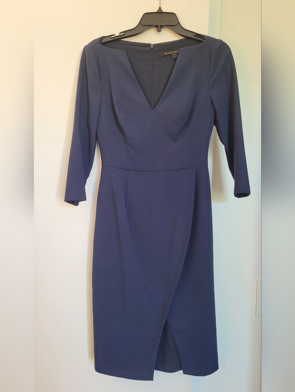Black Halo, Size 6 Petite, Navy V-Neck Midi Sheath Dress